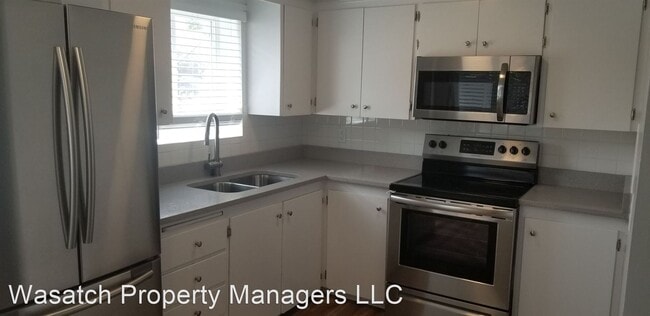 Building Photo - 1 br, 1 bath House - 181 E. Helm Ave #B