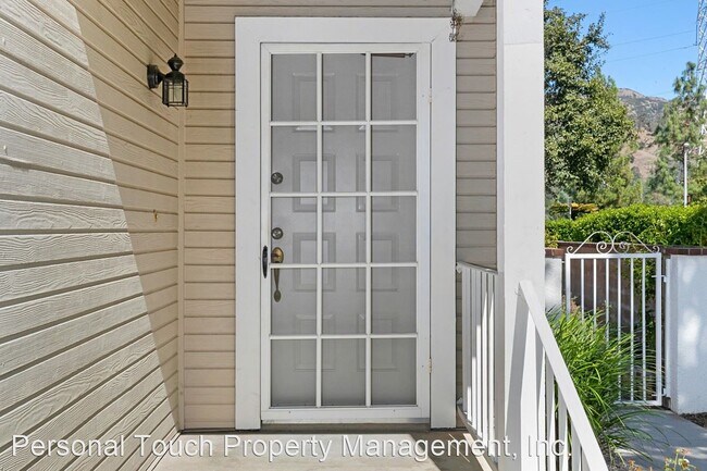 Building Photo - 2 br, 2.5 bath House - 665 Dalton Ave.