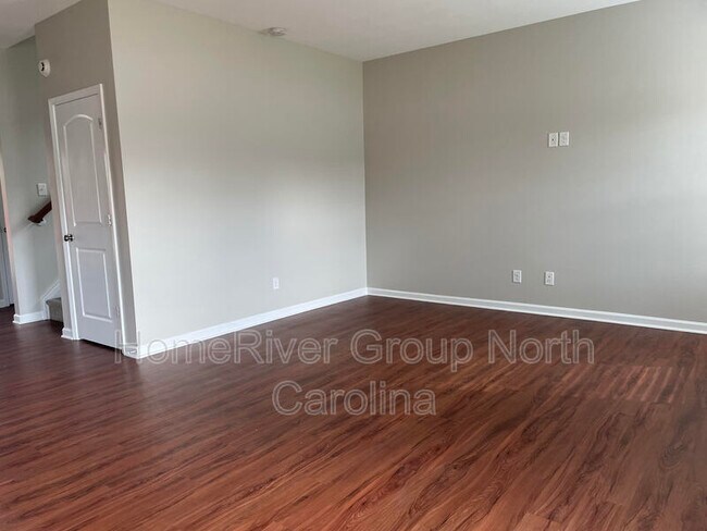 Foto del edificio - 3611 Anthony Mark Moore Ln