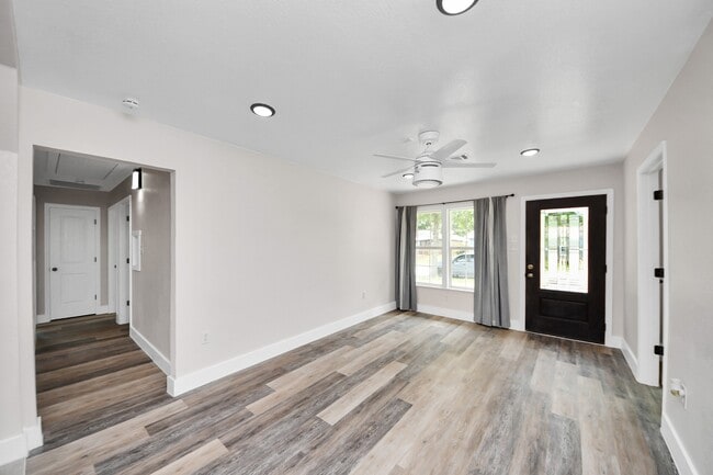 Foto del edificio - 5903 Belneath St