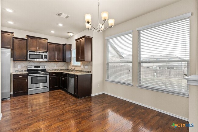 Foto del edificio - 9606 Glynhill Ct