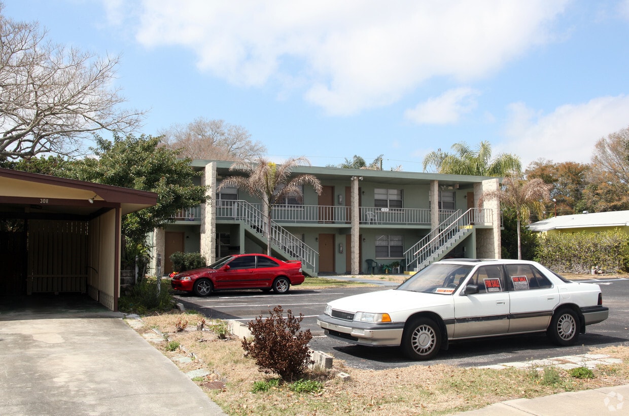 Building Photo - 304 S Corona Ave