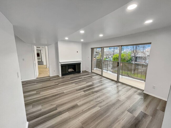 Foto del edificio - 14850 Hesby St