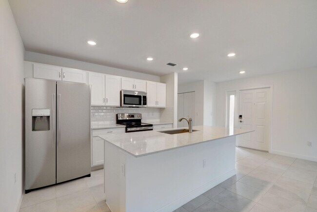 Foto del edificio - 6742 Broadwater Ln