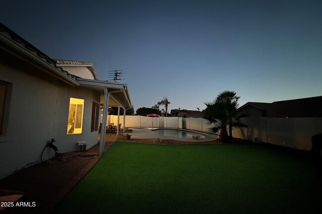 Foto del edificio - 16426 N 49th St