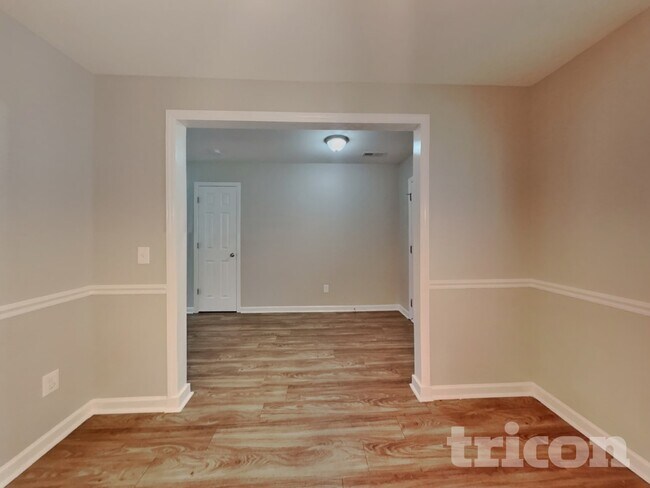 Building Photo - 851 Red Oak Tree Dr