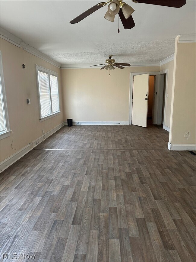 Foto del edificio - 15415 Kinsman Rd