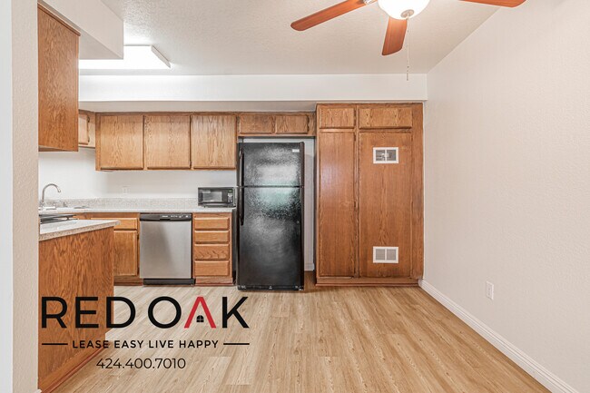 Foto del edificio - 6601 Victoria Ave