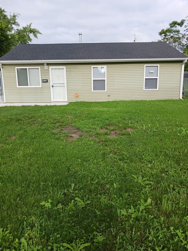 Building Photo - 4733 Carolina St
