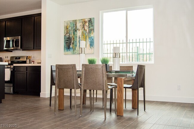 Foto del edificio - 4293 Paragon Highlands Ave