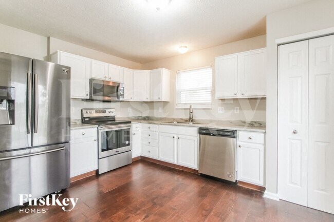 Foto del edificio - 8051 Little River Ln