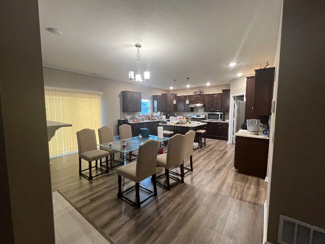 Foto del edificio - 956 Fred Ln