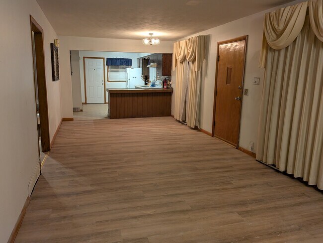 Foto del edificio - 506 Noble Ct