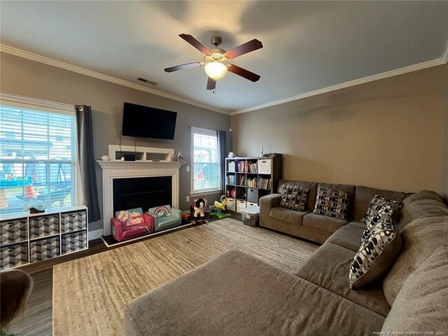 Foto del edificio - 582 Century Dr