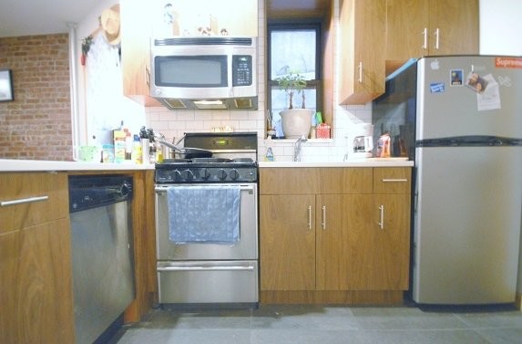 Building Photo - 122 Ludlow St
