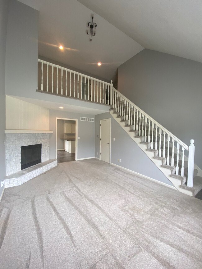 Building Photo - 6716 W 149th Terrace