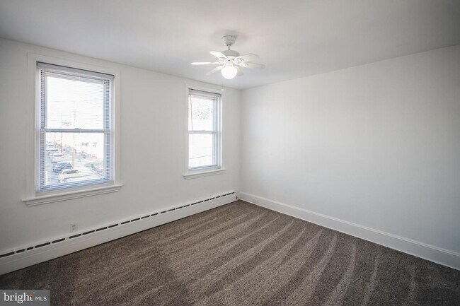 Building Photo - 2610 Wilmot St
