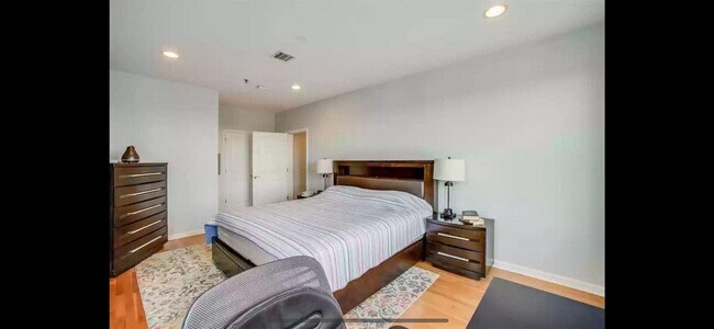 Foto del edificio - 203 Hackensack Plank Rd