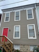 Building Photo - 717 E Clarke Ave