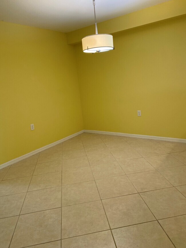 ¡Amplia zona de comedor al aire libre! - 9420 Ivy Brook Run