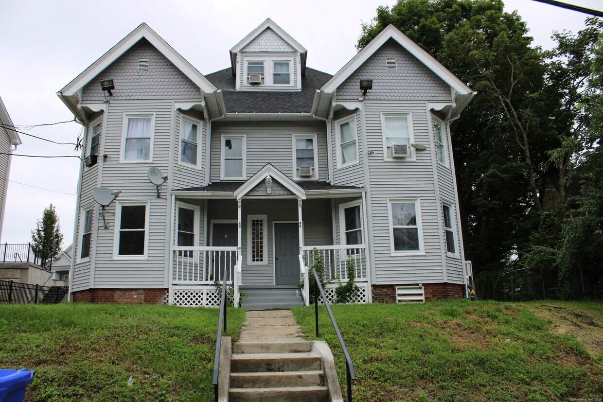 Primary Photo - 42 Summer St