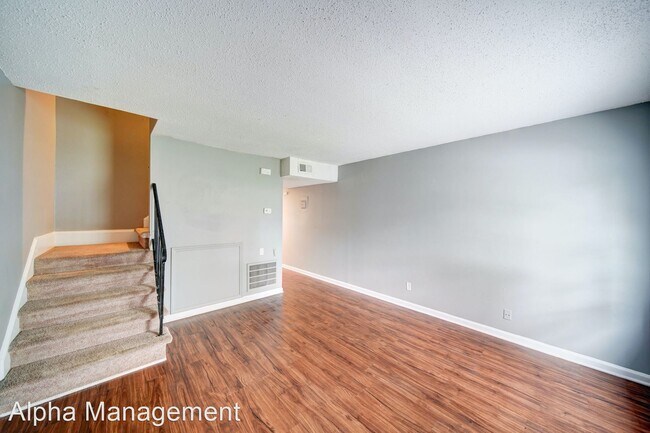 Building Photo - 2201 Yorkhills Dr