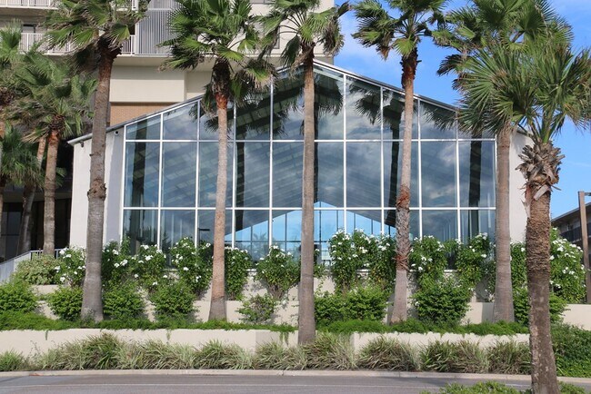 Building Photo - 708 Padre Blvd