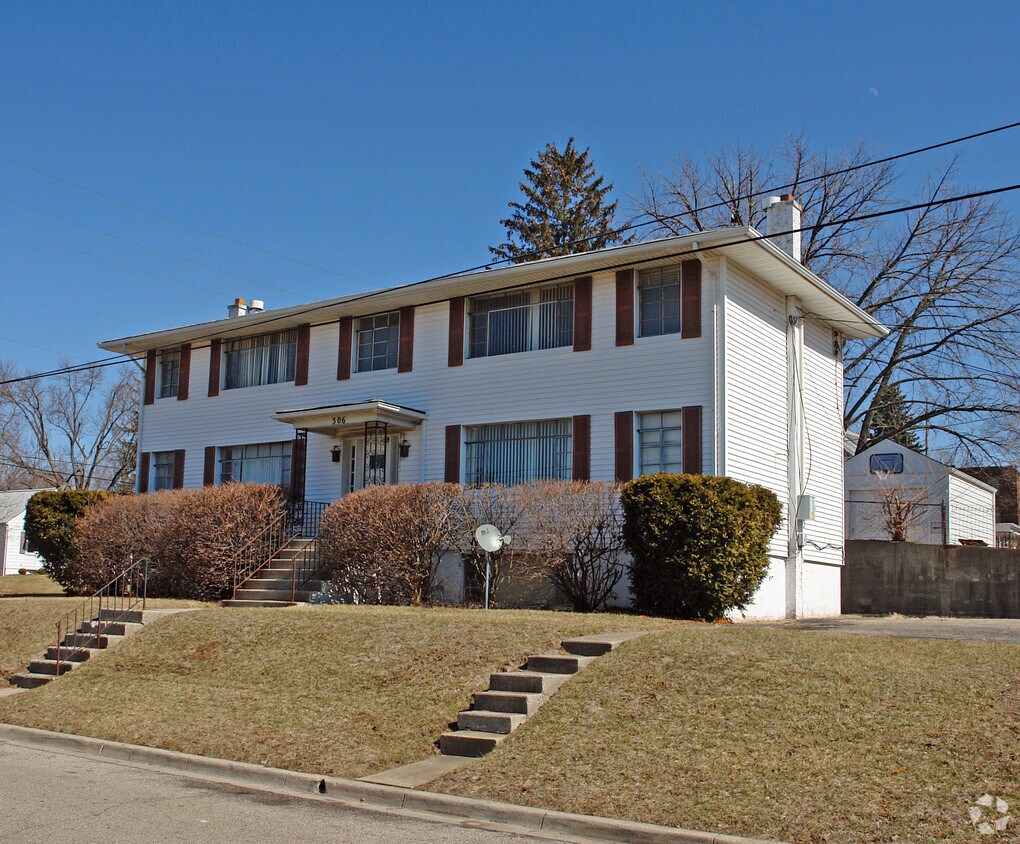 Building Photo - 306 Firwood Dr