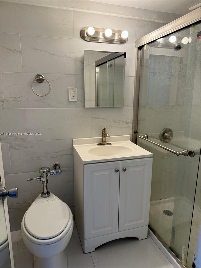 Foto del edificio - 6484 Indian Creek Dr