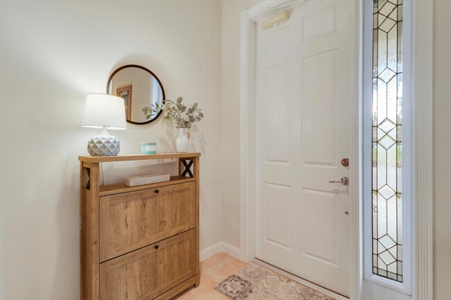 Building Photo - 1323 N Jeaga Dr