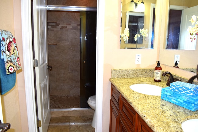 Photo - 2318 E Flower St House