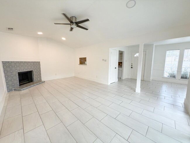 Photo - 7528-7528 Thistle Ln Apartment