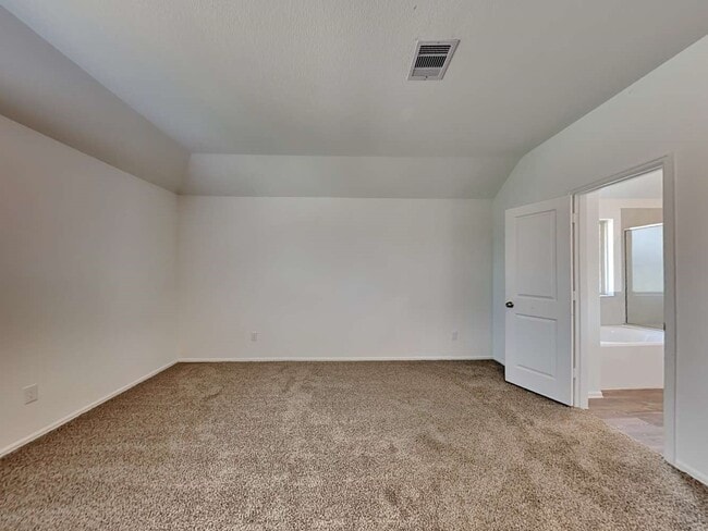 Foto del edificio - 24011 Mustang Run Dr