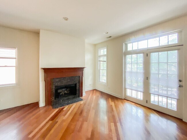 Foto del edificio - 3112 N Racine Ave