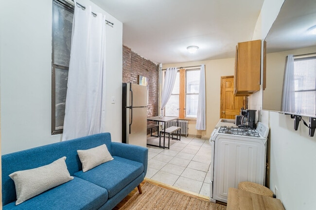 Building Photo - 338 W 39th St