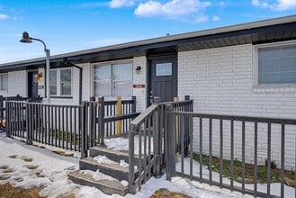 Building Photo - 348 N 14th St