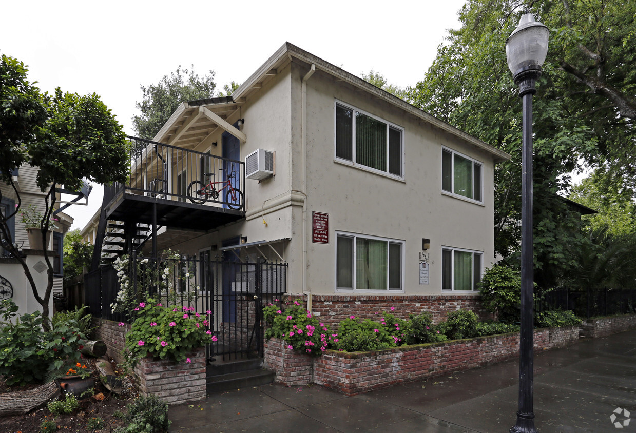 Primary Photo - N St Apartments