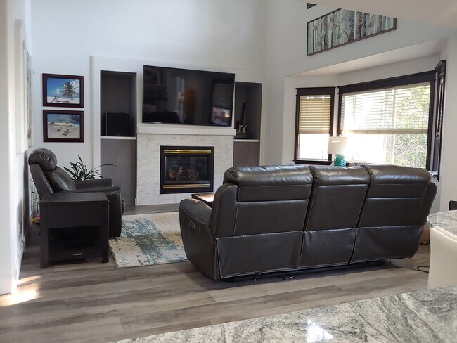 Building Photo - 4839 Egret Dr