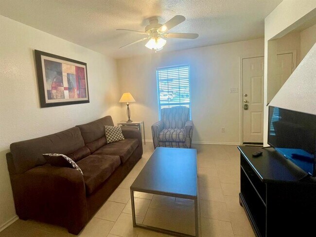 Foto del edificio - 4406 Abigail Dr