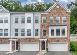 Building Photo - 712 Parkview Ln
