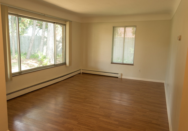 Foto del edificio - 4306 W 13 Mile Rd