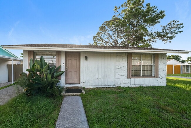 Building Photo - 8301 Carmel Pl