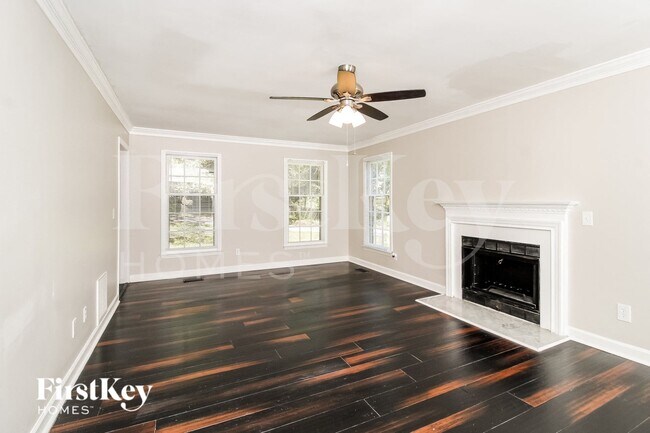 Foto del edificio - 5630 Poplar Hill Ct
