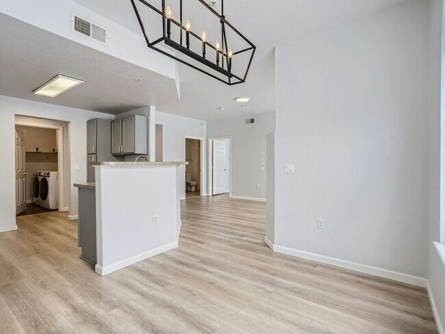 Foto del edificio - 7440 S Blackhawk St
