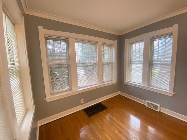 Building Photo - 5237 W Agatite