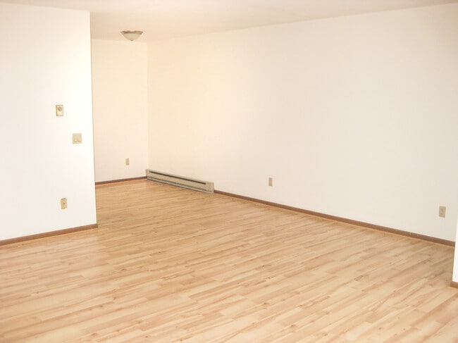 Building Photo - Rock Apartments