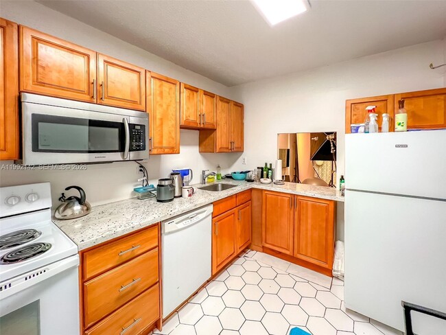 Foto del edificio - 2200 E Hallandale Beach Blvd