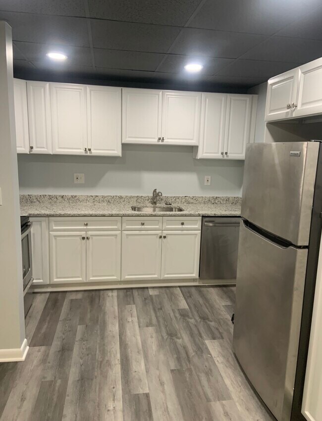 Foto del edificio - 302 E 25th St