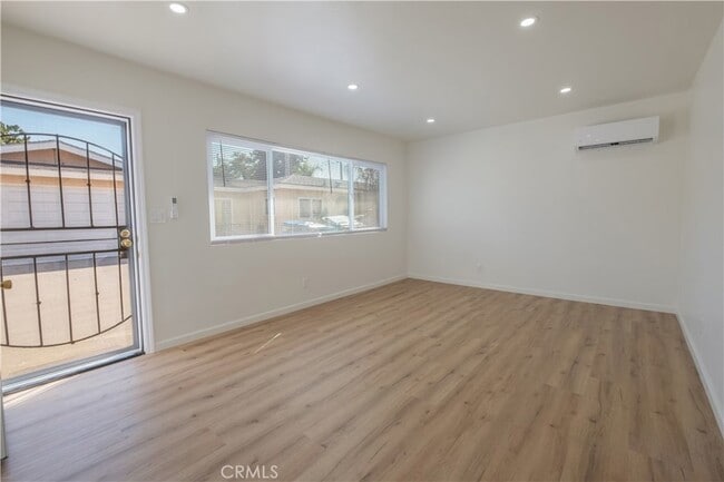 Foto del edificio - 11624 Adenmoor Ave