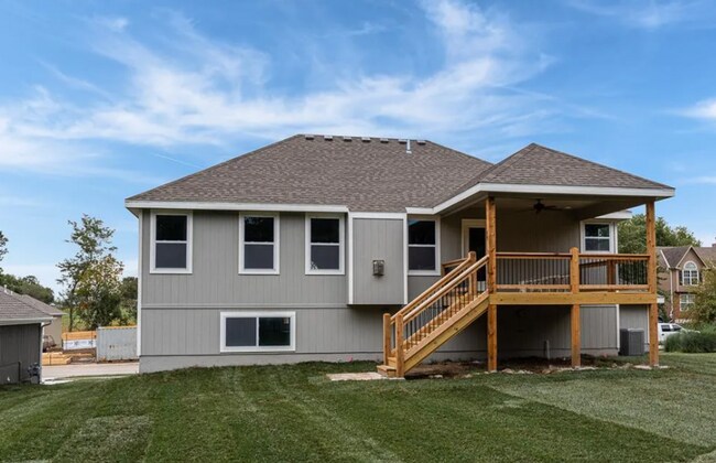 Foto del edificio - 4766 Lakecrest Dr